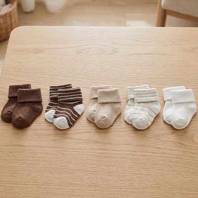 Chaussette pour bebe cinq variante